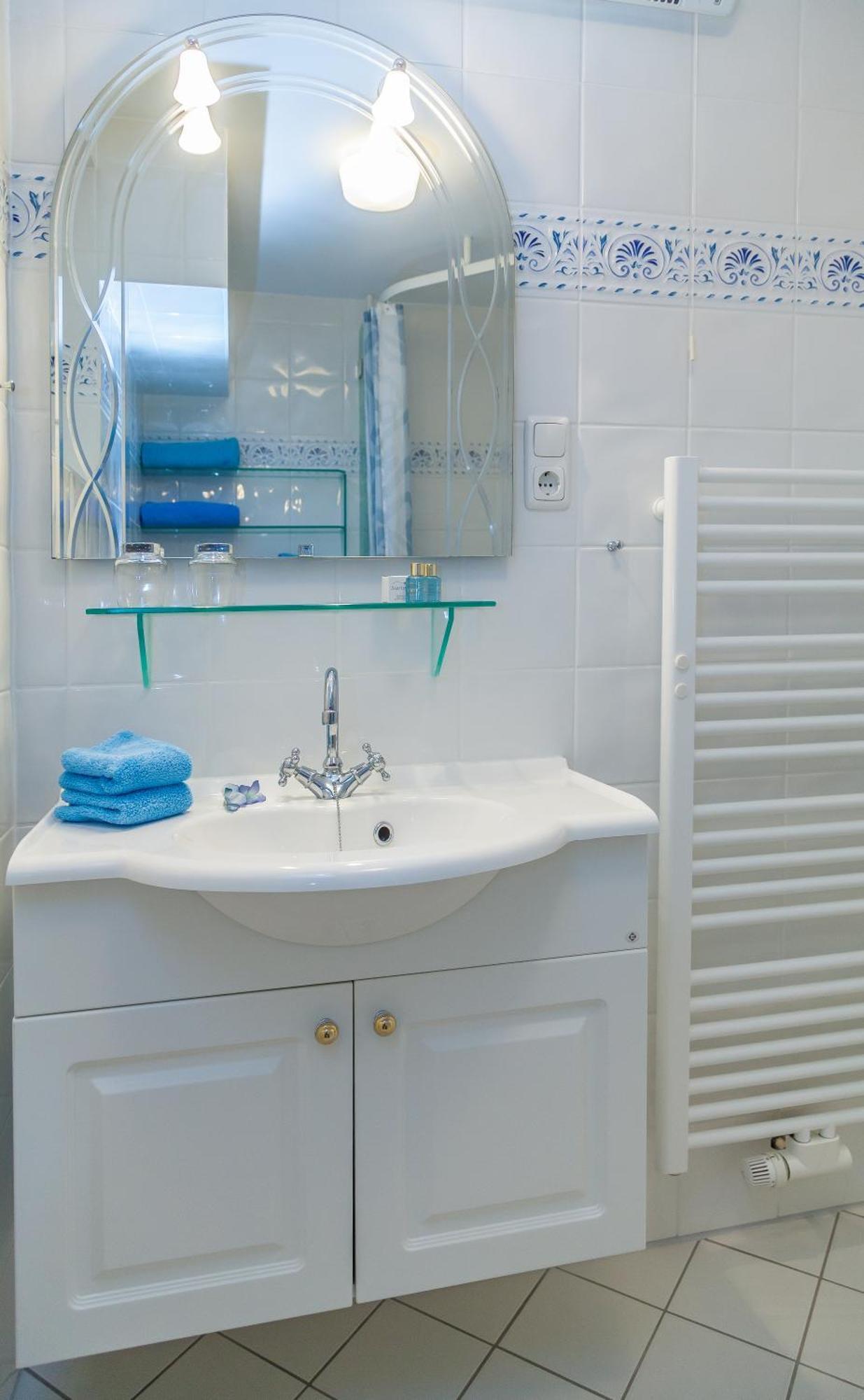 Hotel Wiesbaden Wenningstedt-Braderup Rum bild