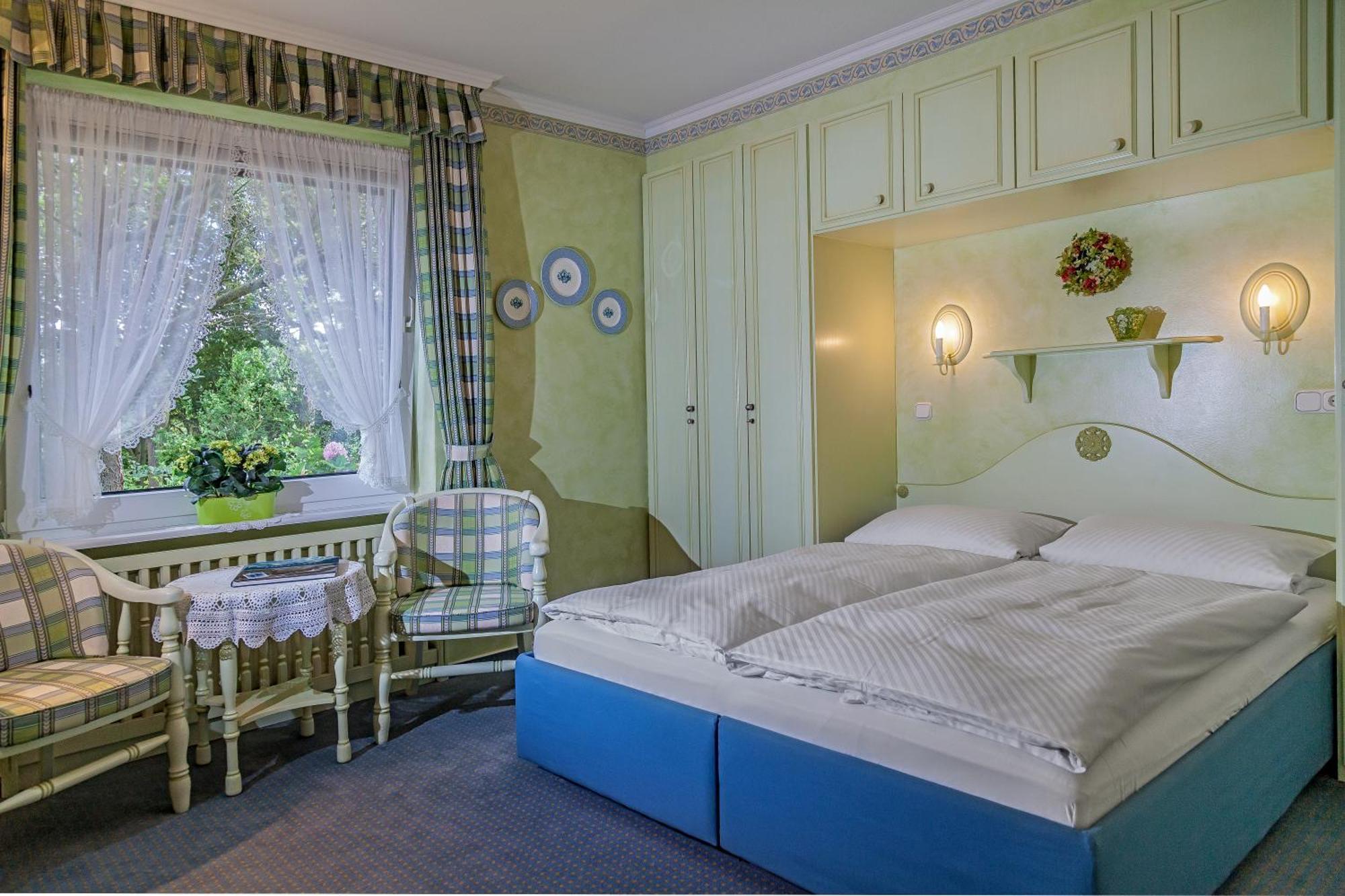 Hotel Wiesbaden Wenningstedt-Braderup Rum bild