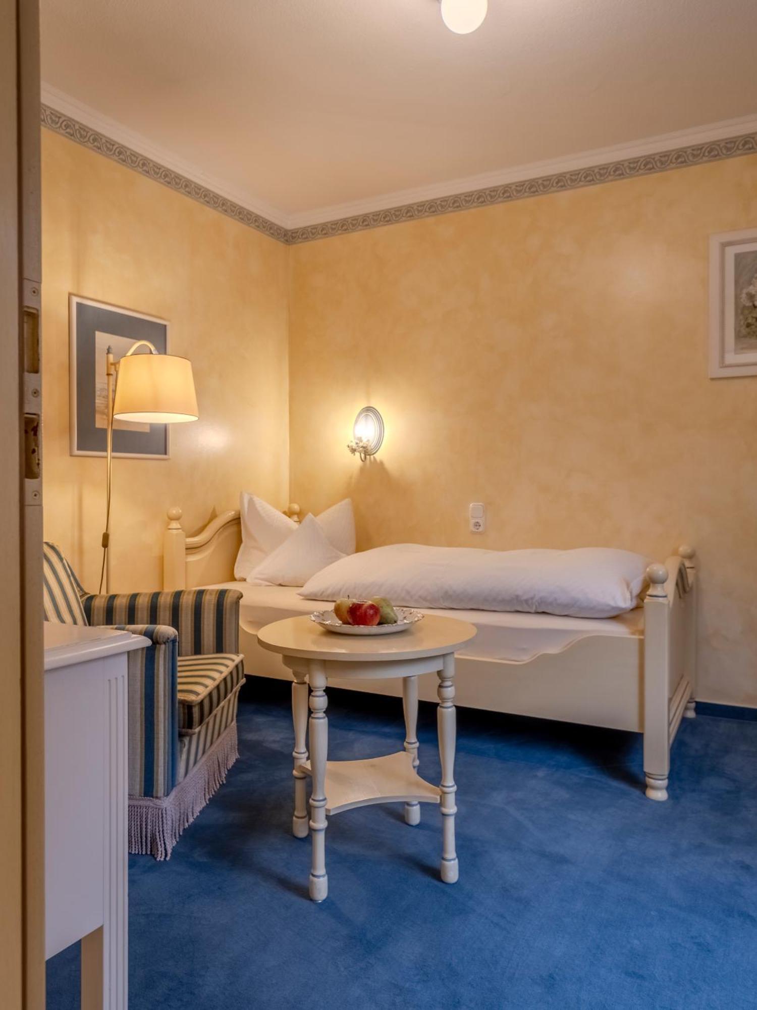 Hotel Wiesbaden Wenningstedt-Braderup Exteriör bild